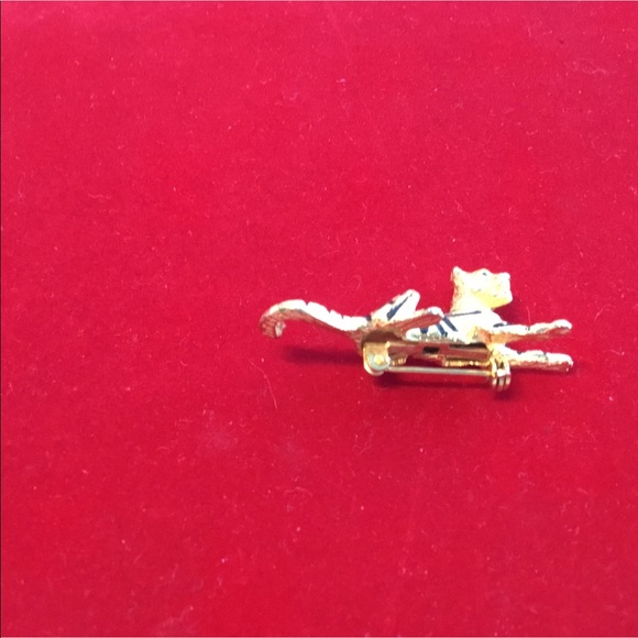 Vintage Tiger Pin great on clothes bags etc - Picture 5 of 7